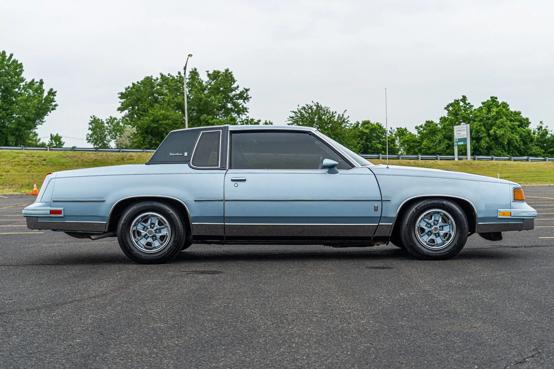 1987 Oldsmobile Cutlass Supreme - Image 12 of 31