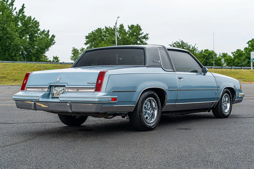 1987 Oldsmobile Cutlass Supreme - Image 13 of 31