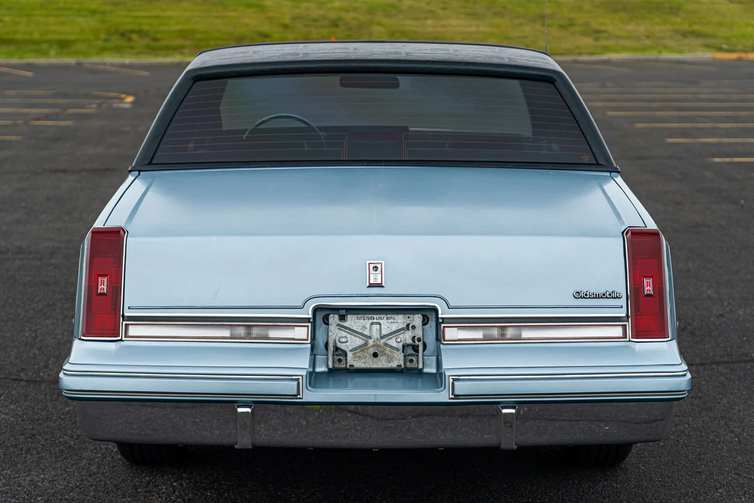 1987 Oldsmobile Cutlass Supreme - Image 17 of 31