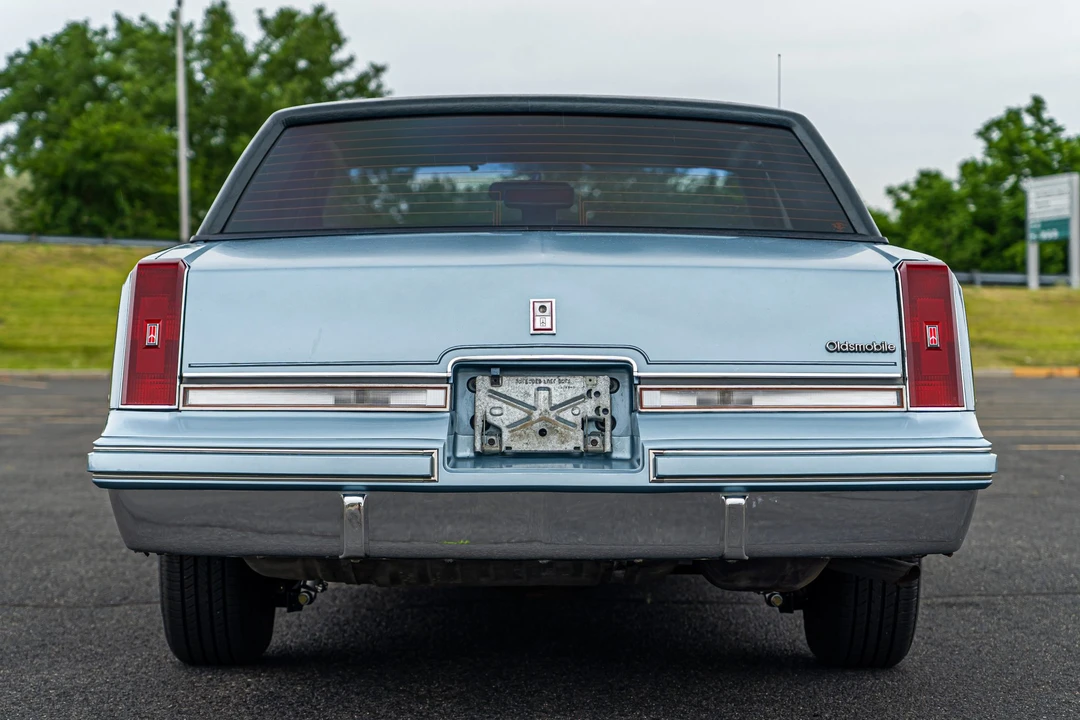 1987 Oldsmobile Cutlass Supreme - Image 16 of 31