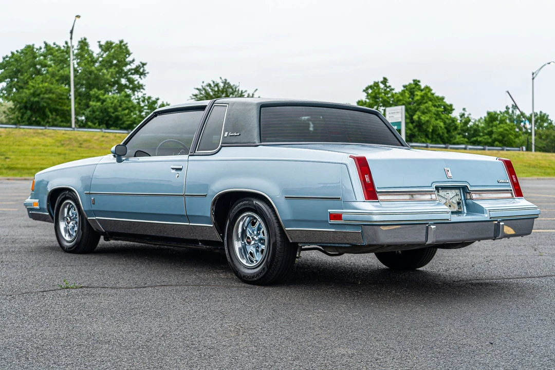 1987 Oldsmobile Cutlass Supreme - Image 19 of 31