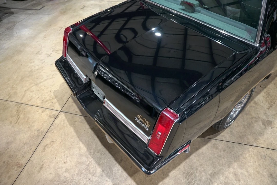 1987 Oldsmobile Cutlass Supreme - Image 19 of 21