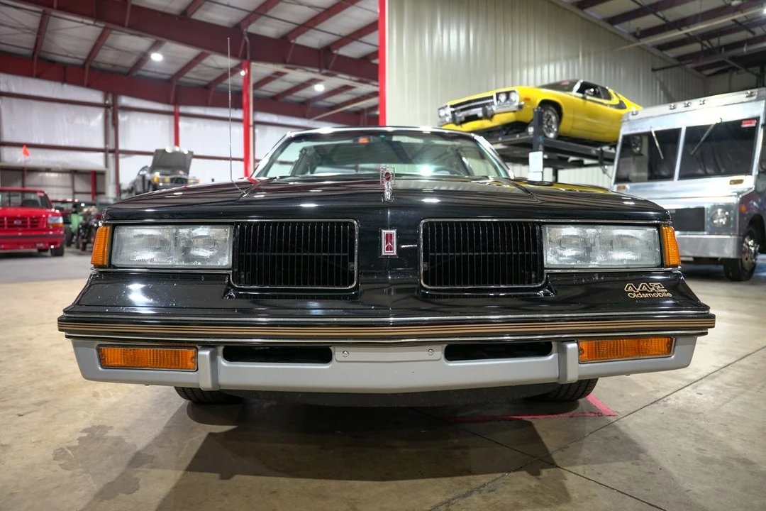 1987 Oldsmobile Cutlass Supreme - Image 12 of 21