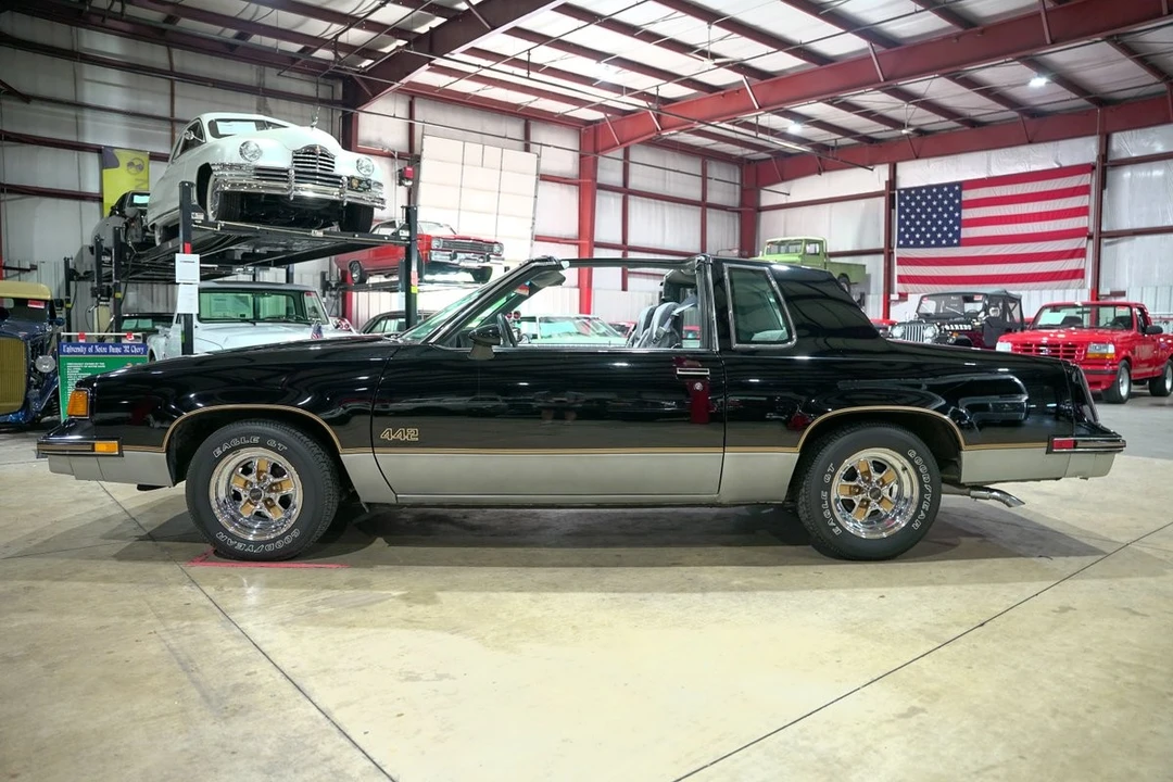 1987 Oldsmobile Cutlass Supreme - Image 3 of 21