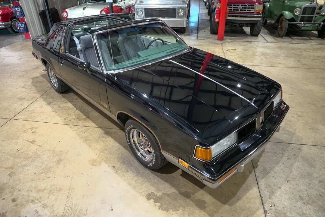1987 Oldsmobile Cutlass Supreme - Image 13 of 21
