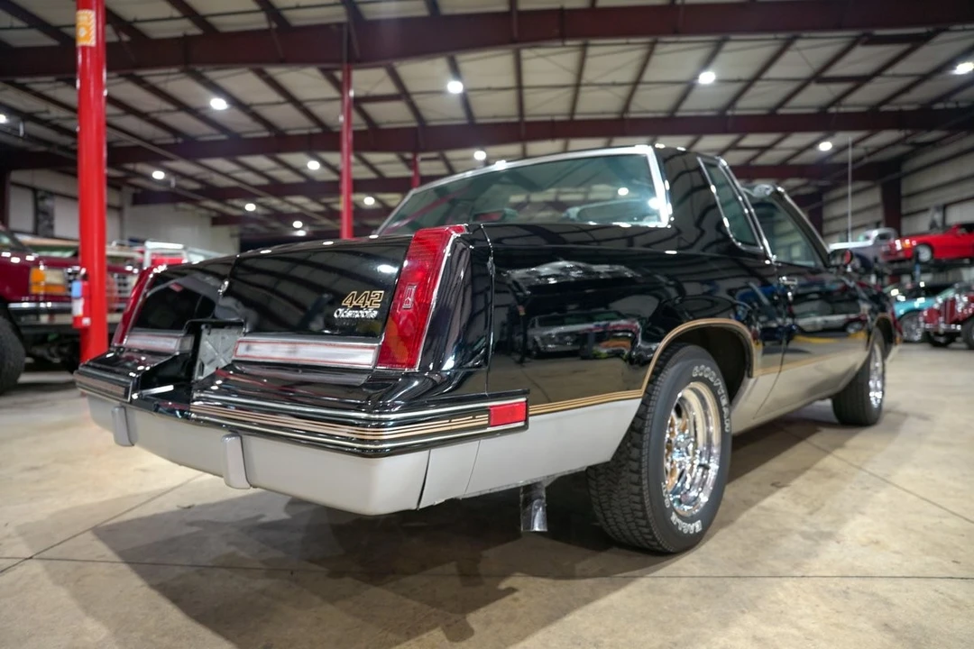 1987 Oldsmobile Cutlass Supreme - Image 7 of 21