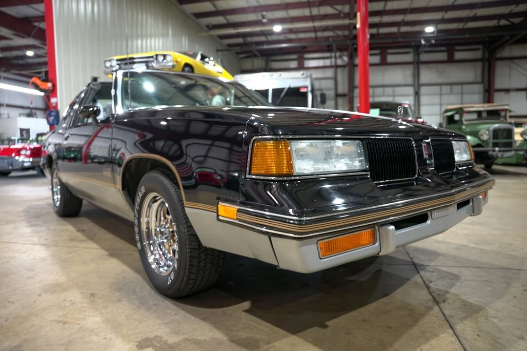 1987 Oldsmobile Cutlass Supreme - Image 11 of 21