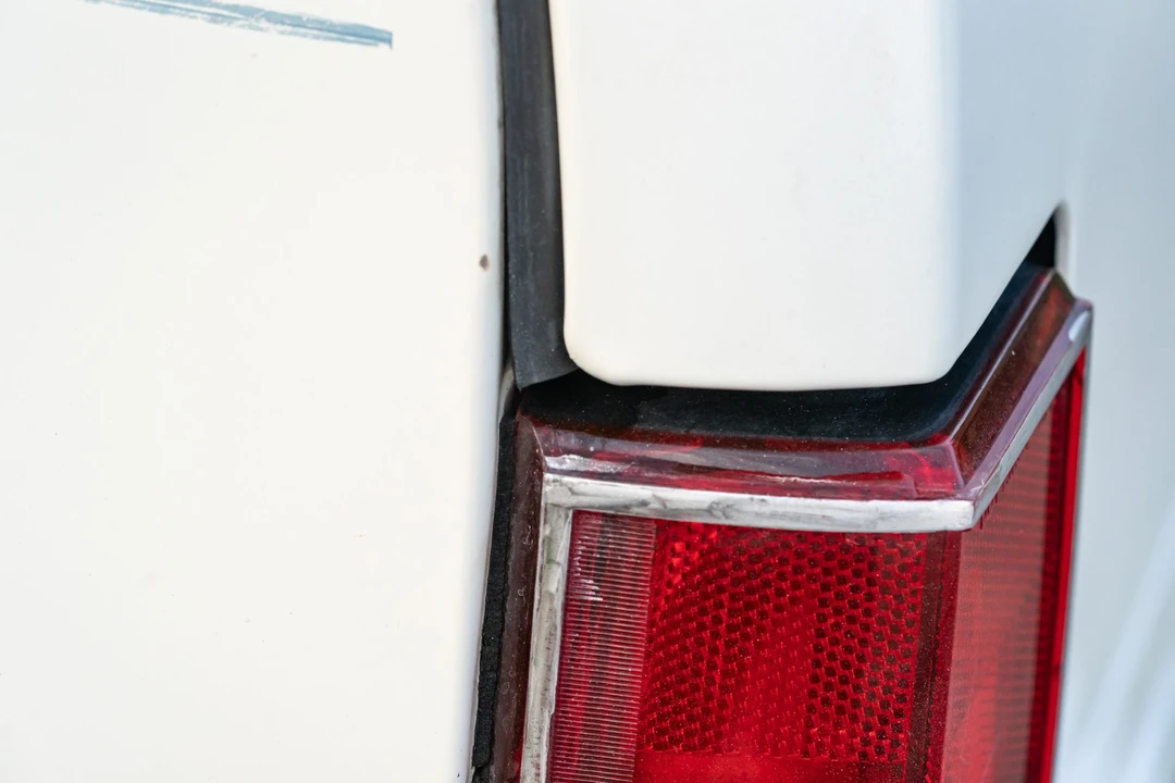 1987 Oldsmobile - Image 28 of 31