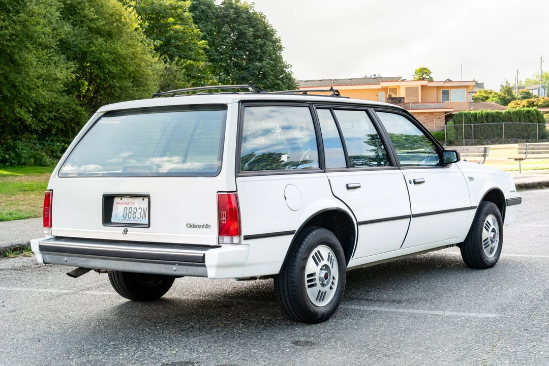 1987 Oldsmobile - Image 7 of 31