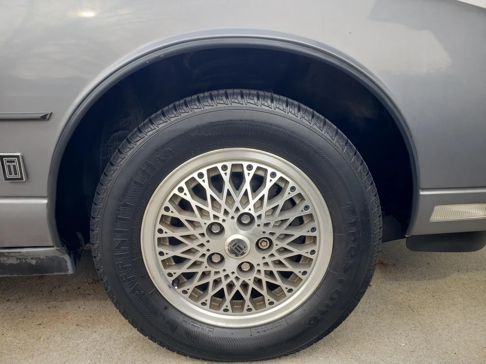 1987 Oldsmobile Toronado - Image 27 of 31