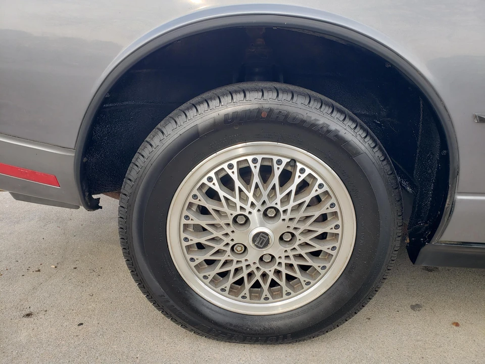 1987 Oldsmobile Toronado - Image 26 of 31
