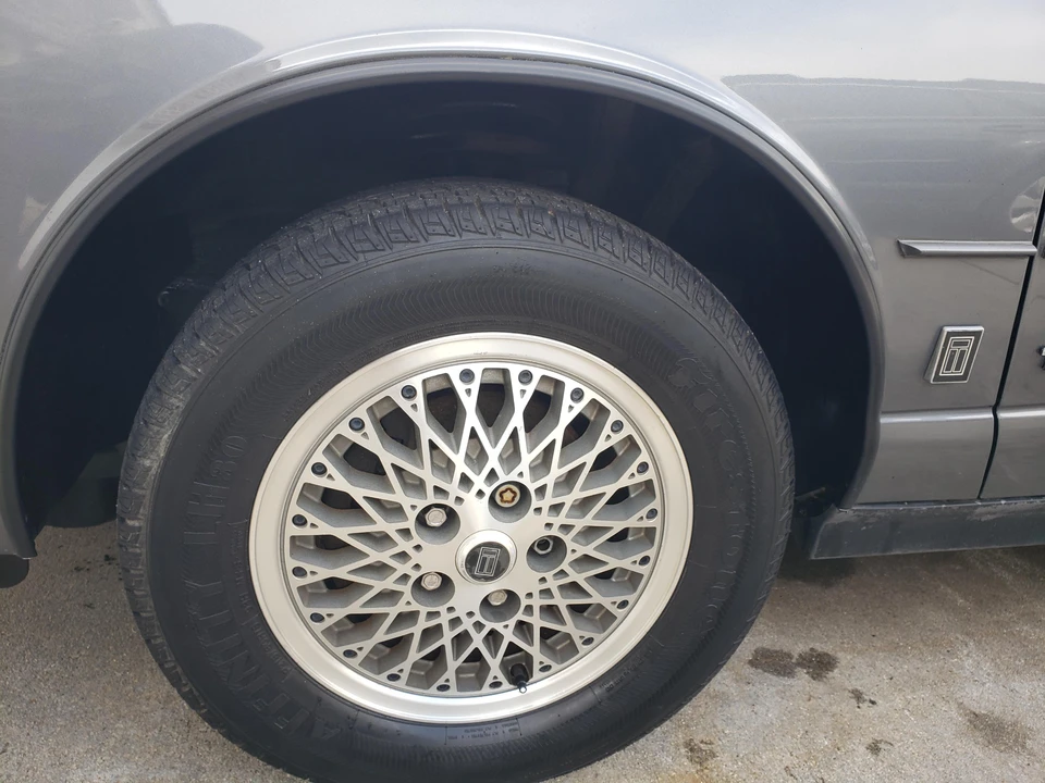 1987 Oldsmobile Toronado - Image 24 of 31