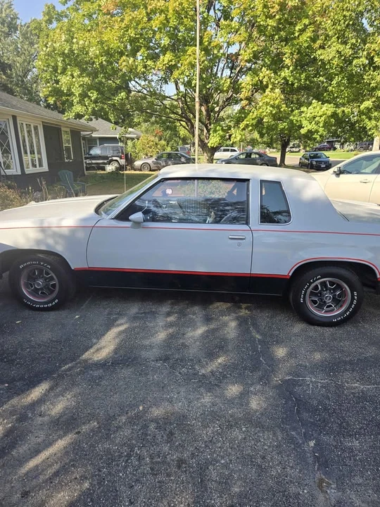 1987 Oldsmobile Cutlass Supreme - Image 2 of 7