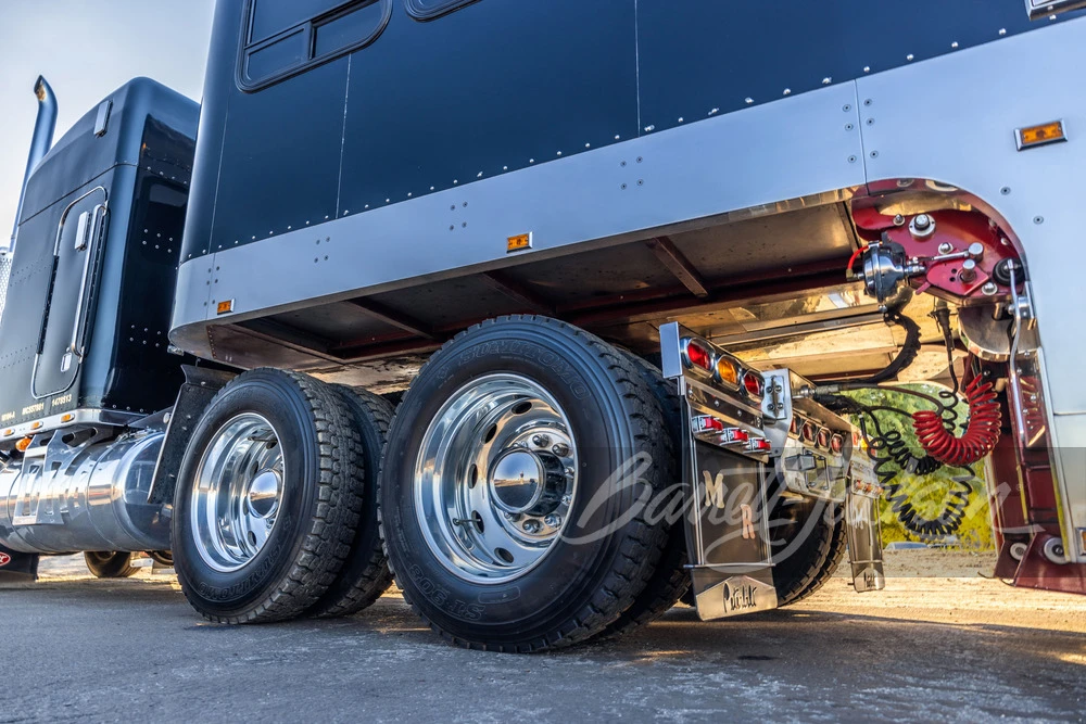 1987 Peterbilt 379 - Image 5 of 31