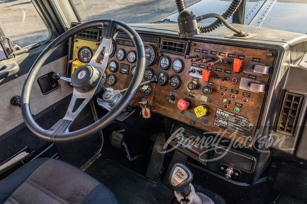 1987 Peterbilt 379 - Image 19 of 31