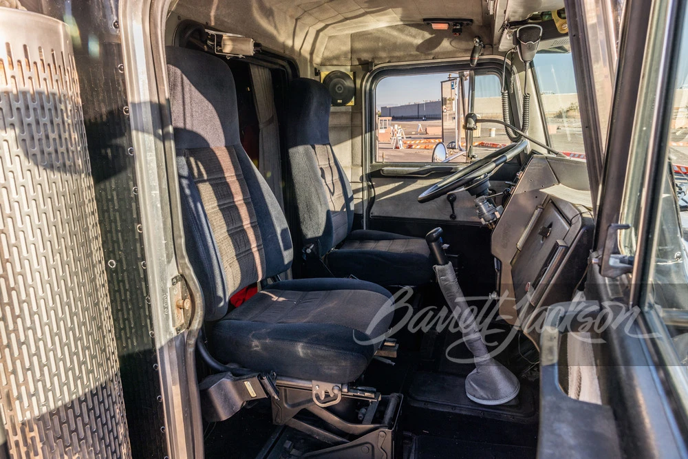 1987 Peterbilt 379 - Image 30 of 31