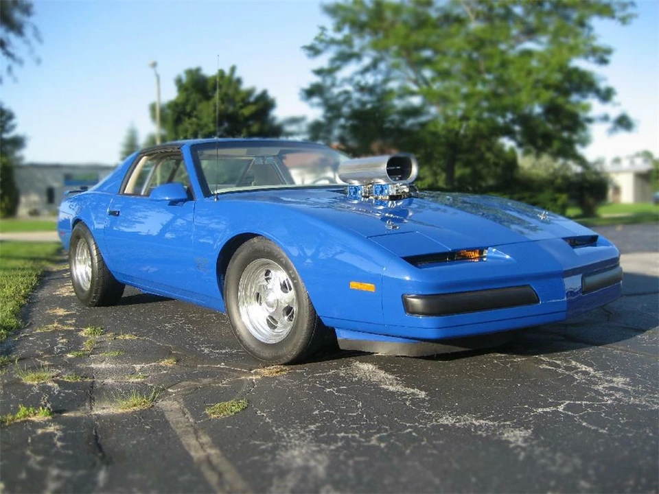 1987 Pontiac Firebird 3rd Gen - Image 2 of 5