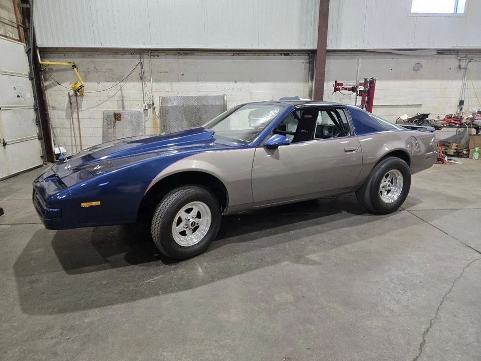 1987 Pontiac Firebird 3rd Gen - Image 2 of 7