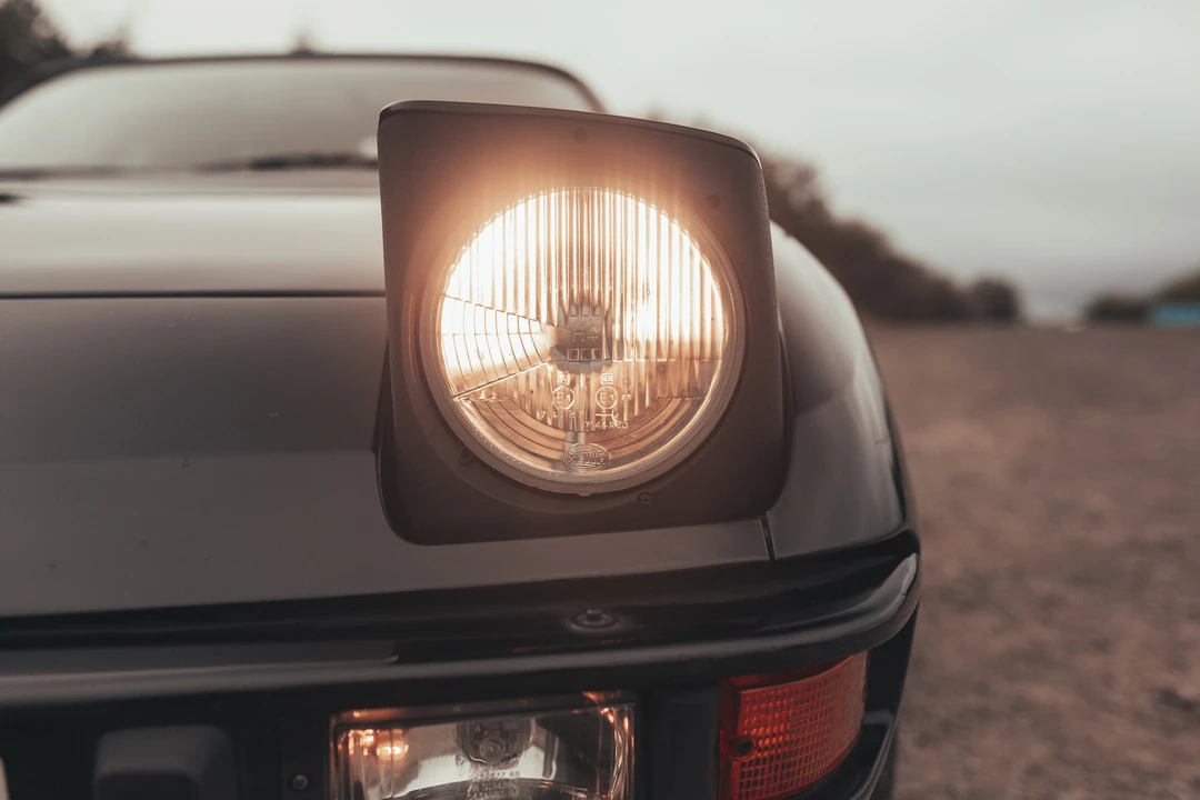 1987 Porsche 924 S - Image 29 of 31