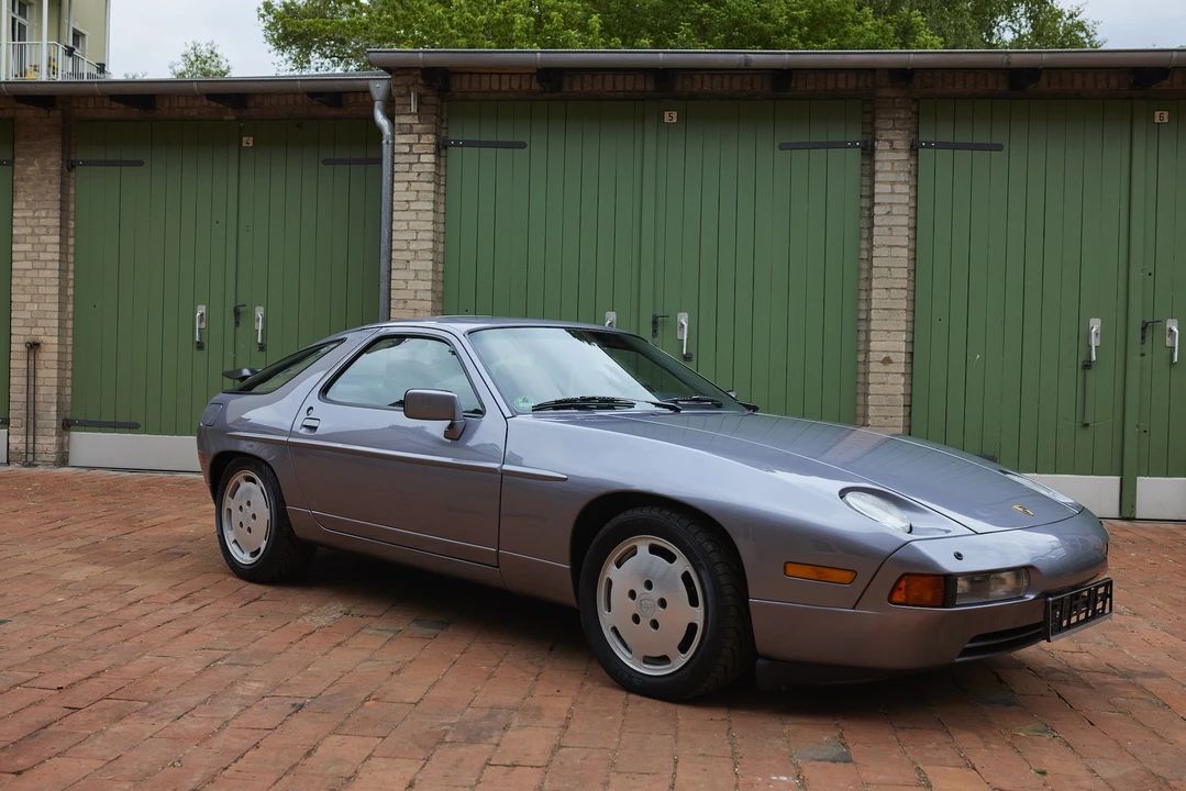 1987 Porsche 928 S4 - Image 17 of 31