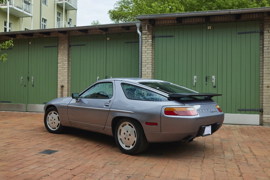 1987 Porsche 928 S4 - Image 14 of 31