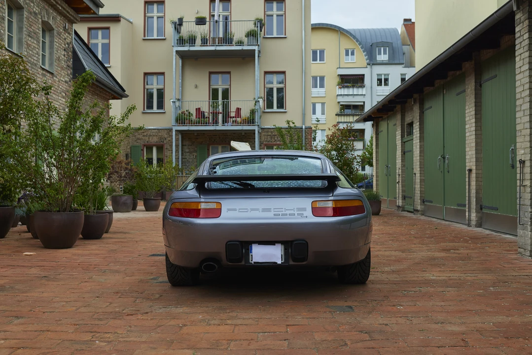 1987 Porsche 928 S4 - Image 7 of 31