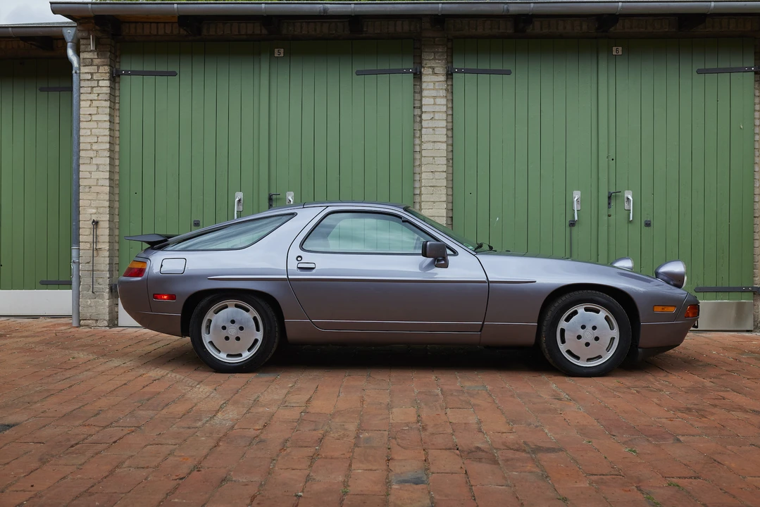 1987 Porsche 928 S4 - Image 9 of 31