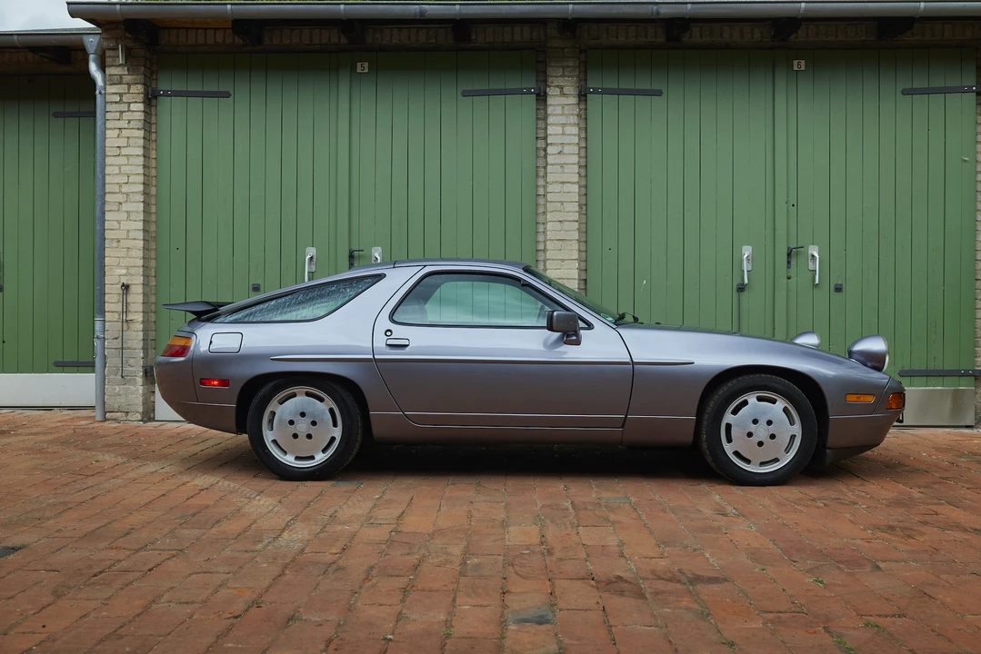 1987 Porsche 928 S4 - Image 16 of 31