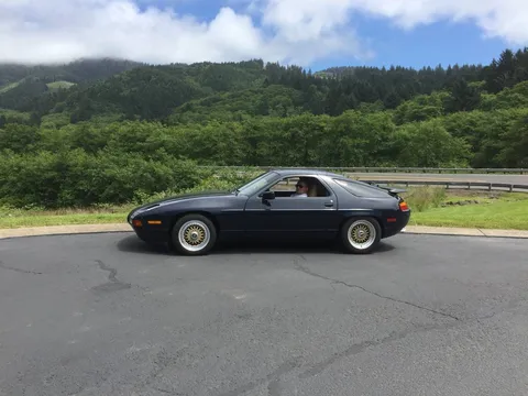 1987 Porsche 928 S4