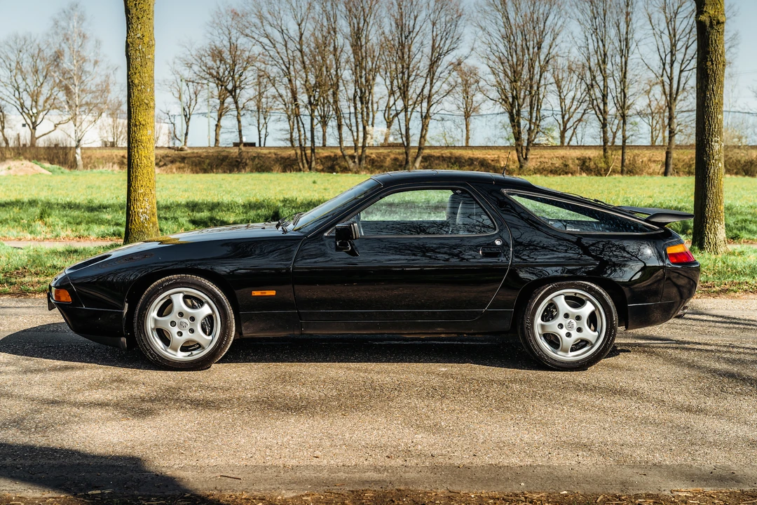 1987 Porsche 928 S4 - Image 9 of 31