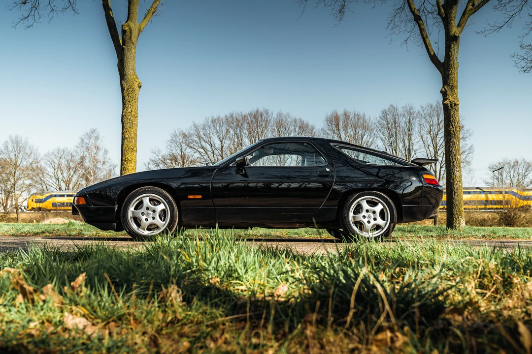 1987 Porsche 928 S4 - Image 16 of 31