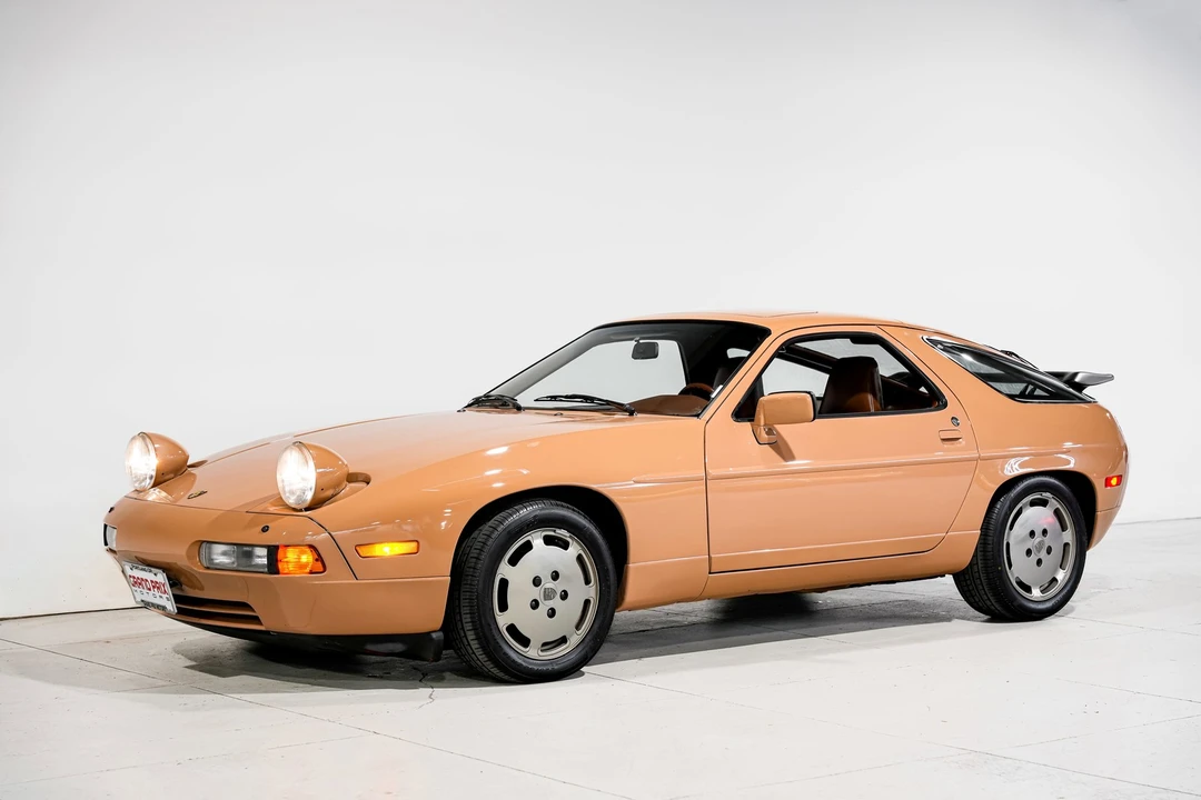 1987 Porsche 928 - Image 7 of 12