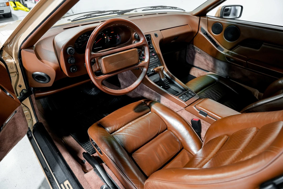 1987 Porsche 928 - Image 10 of 12