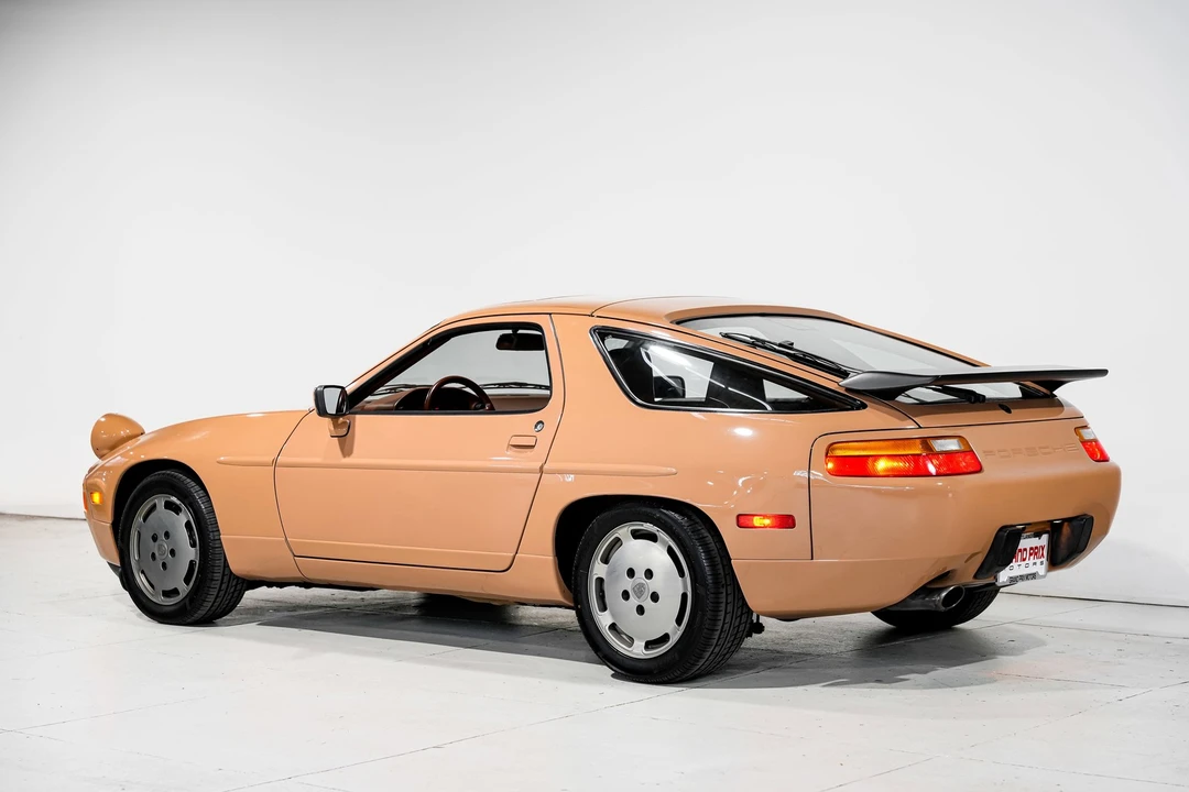1987 Porsche 928 - Image 9 of 12