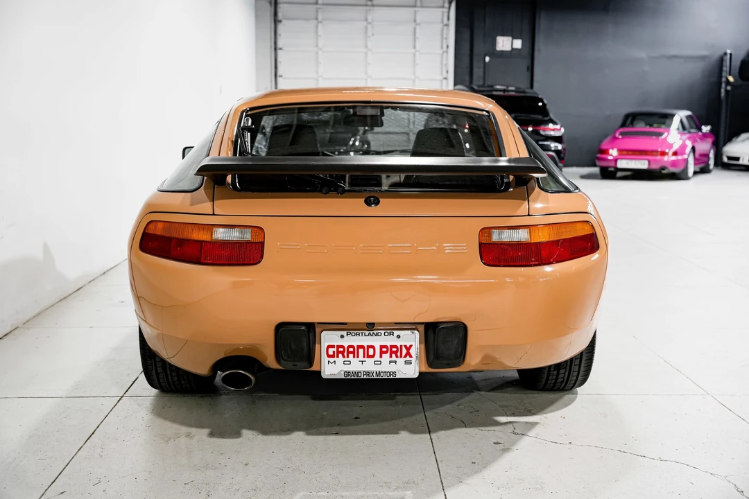 1987 Porsche 928 - Image 4 of 12