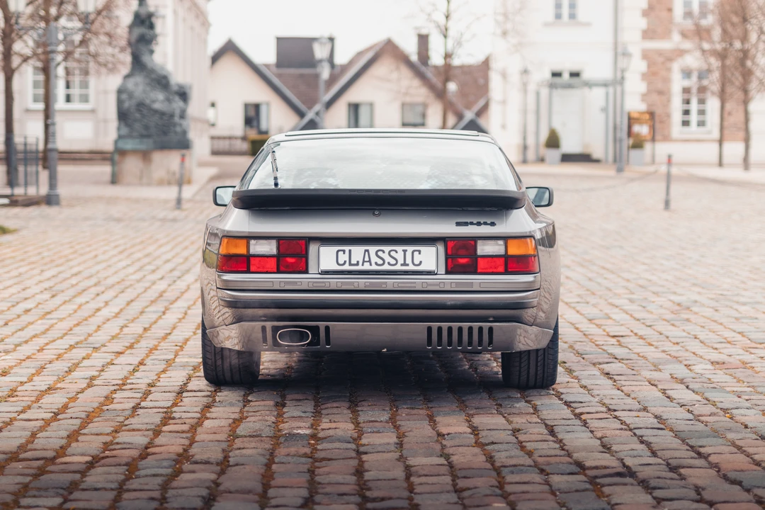 1987 Porsche 944 - Image 8 of 31