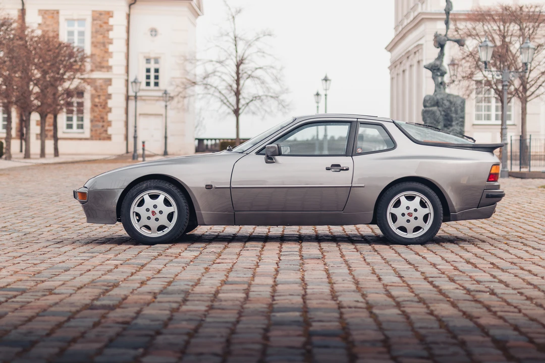 1987 Porsche 944 - Image 9 of 31