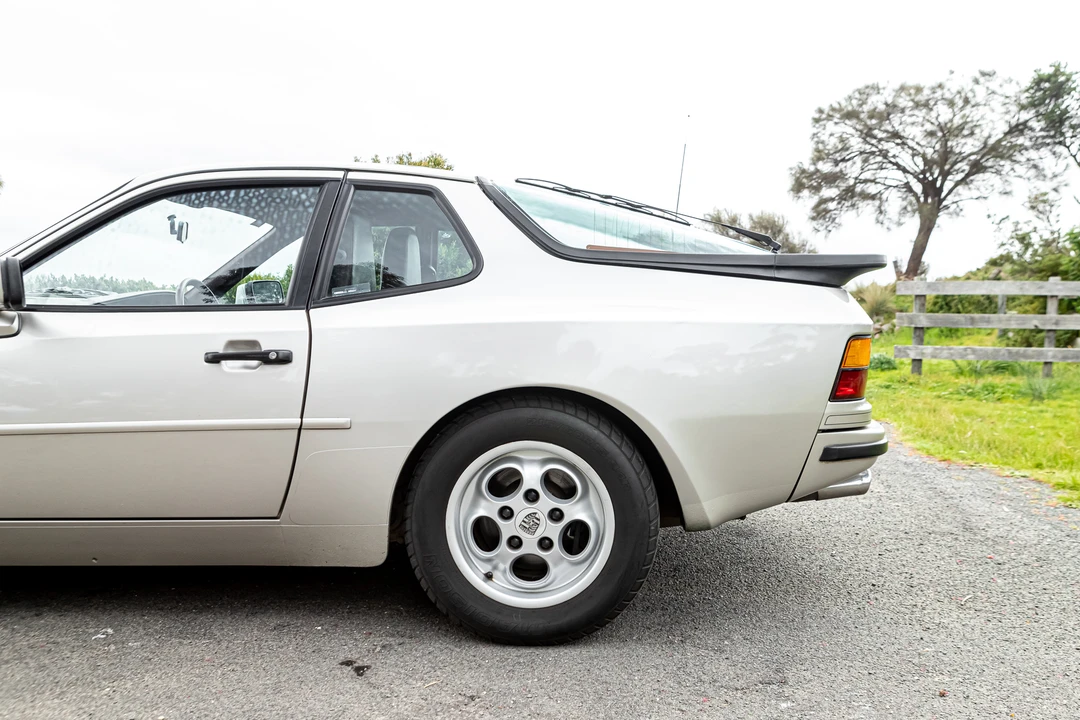 1987 Porsche 944 - Image 28 of 31