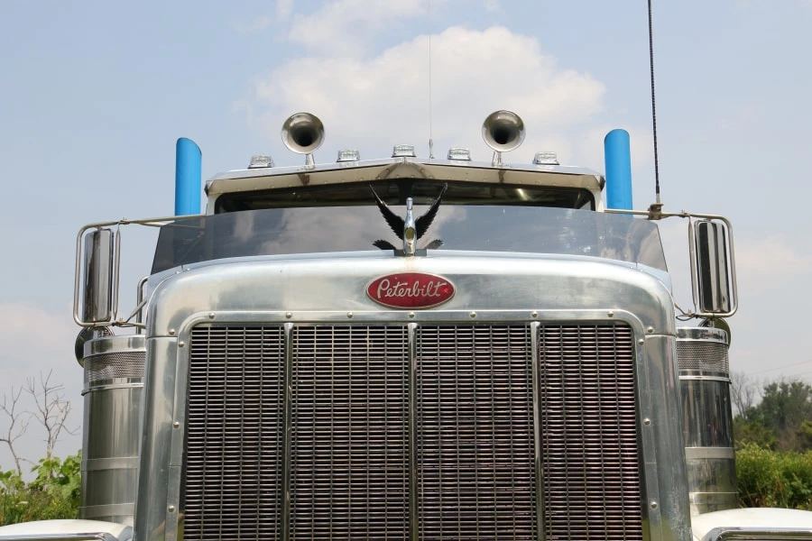 1987 Peterbilt 379 - Image 15 of 28