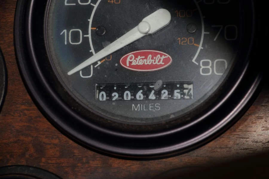 1987 Peterbilt 379 - Image 19 of 28
