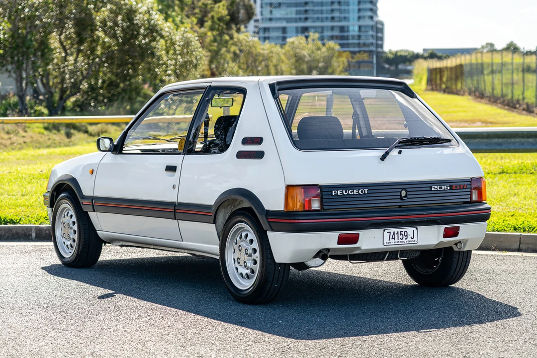 1986 Peugeot 205 GTI - Image 21 of 31