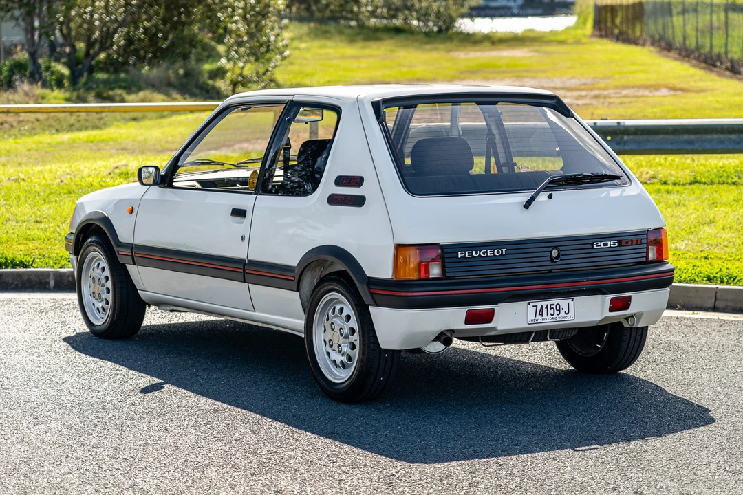 1986 Peugeot 205 GTI - Image 15 of 31