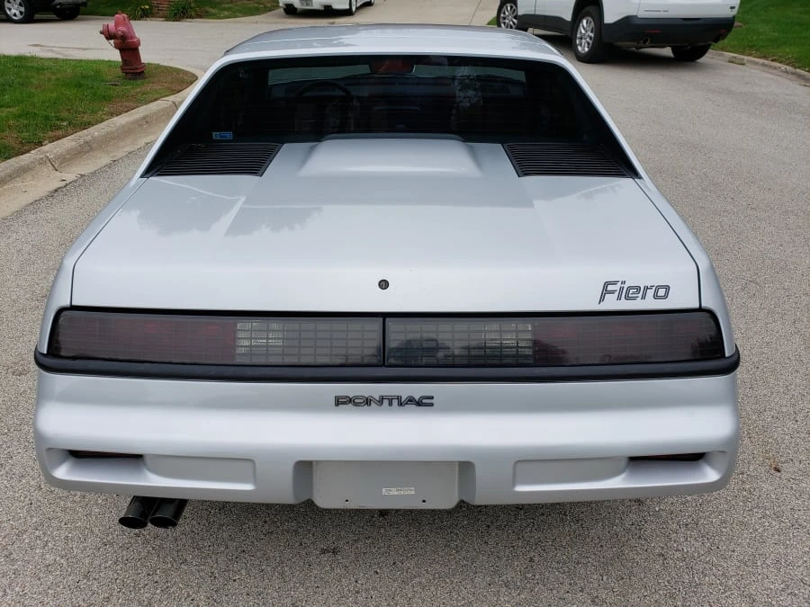 1987 Pontiac Fiero - Image 9 of 11