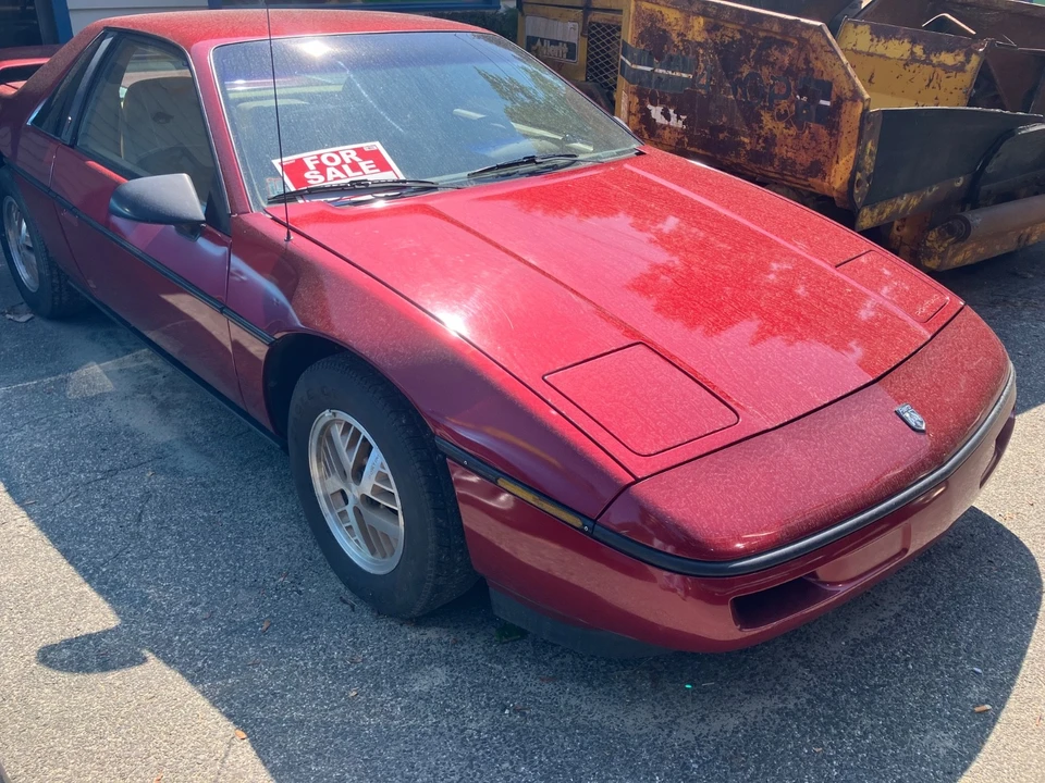 1987 Pontiac Fiero - Image 7 of 11