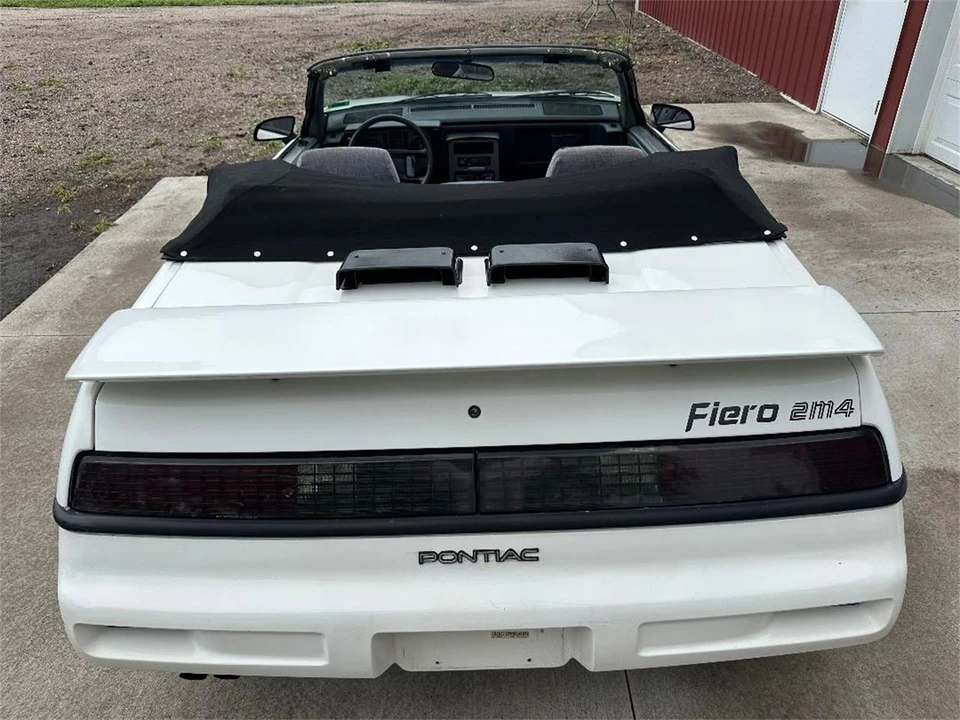1987 Pontiac Fiero - Image 5 of 24