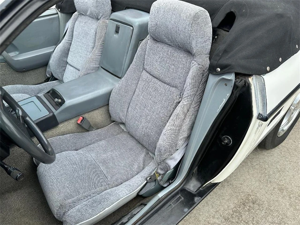 1987 Pontiac Fiero - Image 15 of 24