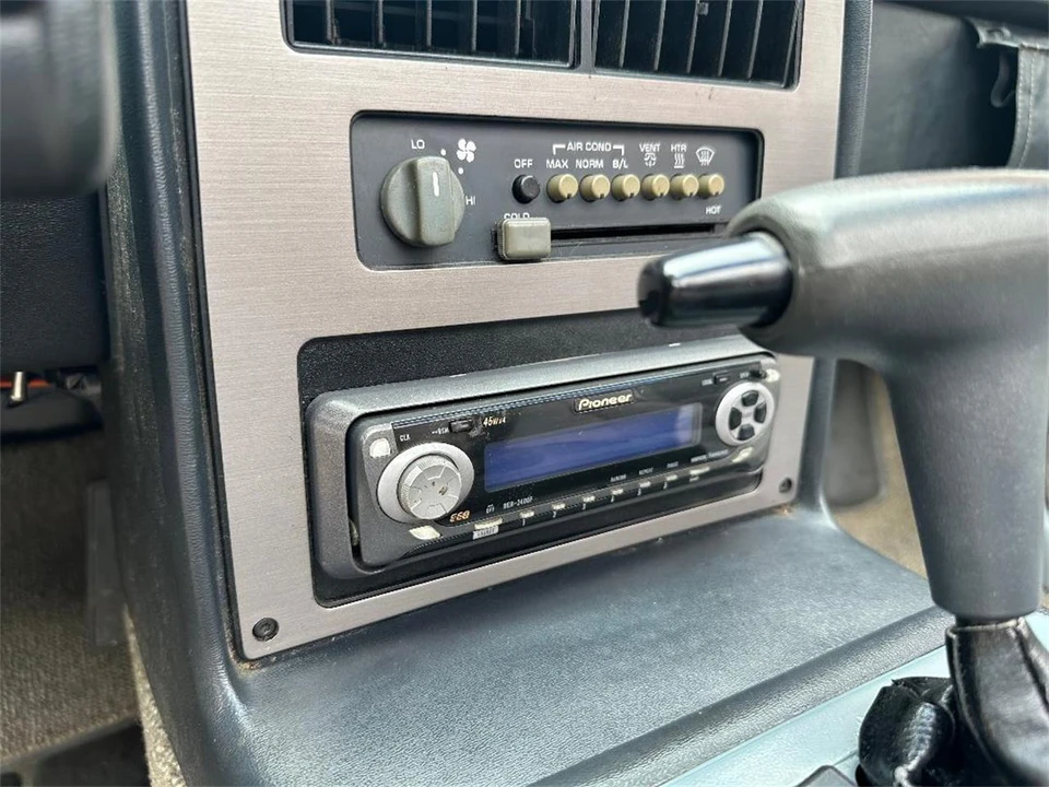 1987 Pontiac Fiero - Image 18 of 24