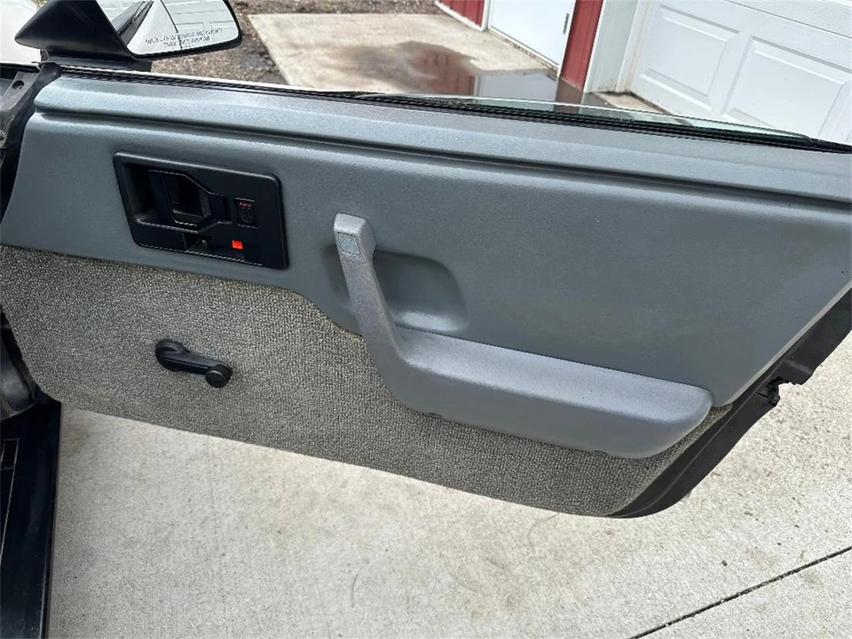 1987 Pontiac Fiero - Image 24 of 24
