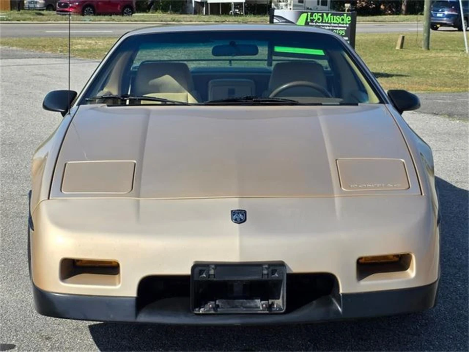 1987 Pontiac Fiero - Image 3 of 31