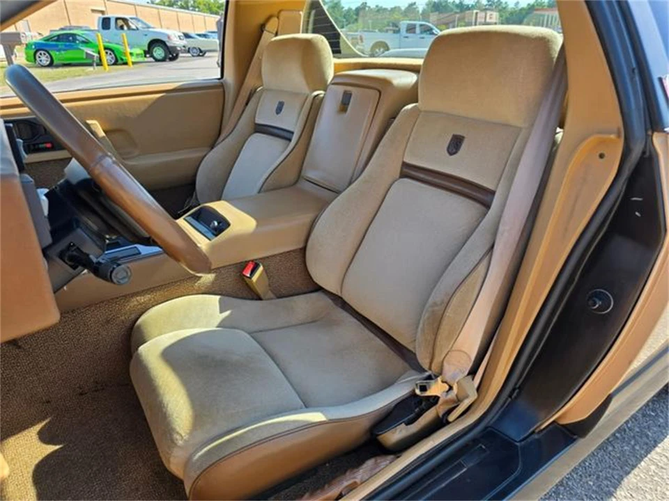 1987 Pontiac Fiero - Image 25 of 31